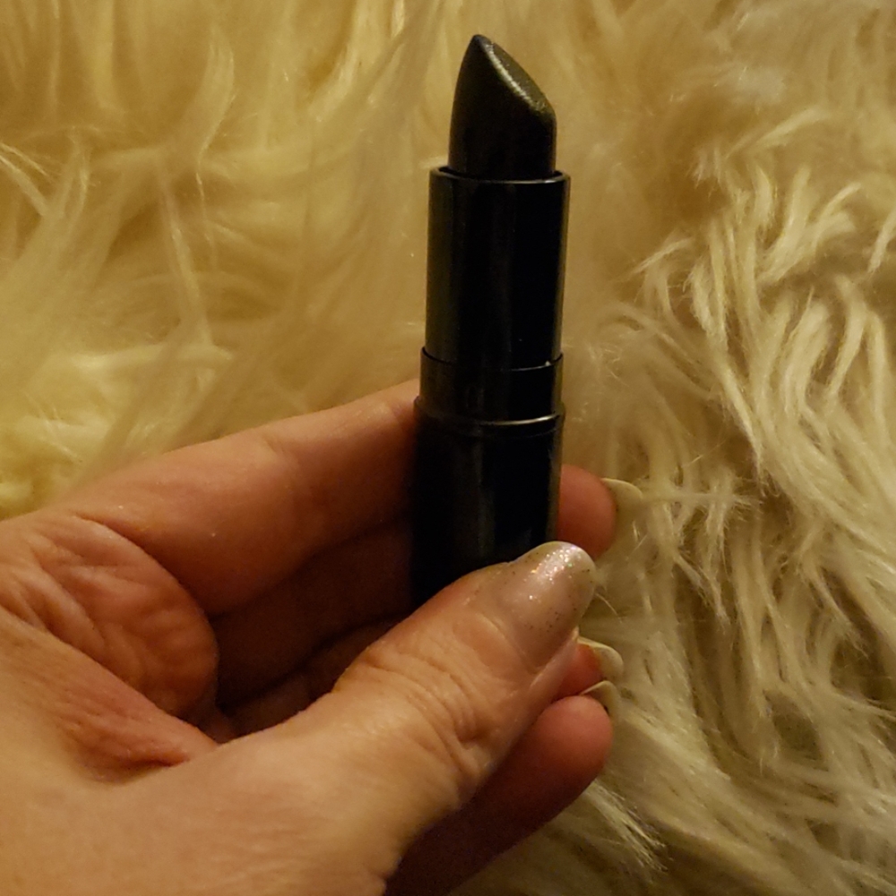 Lipstick Queen Black Lace Rabbit - Picture 3 of 4
